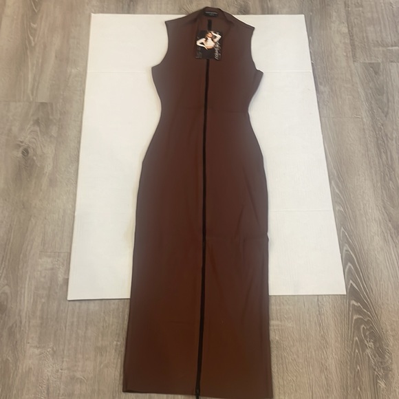 NWT NAkED WARDROBE SNATCHED ON THE LOW
DRESS Size S - Picture 7 of 8